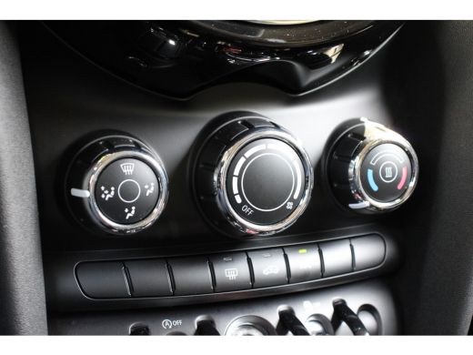 Mini Cooper 1.5 Cooper | NL-AUTO! | DEALER OH | CRUISE CONTROL | NAVI | CLIMA | 15" LMV | AUTOMAAT! | MULTIFO... ActivLease financial lease