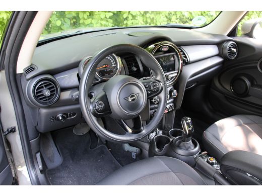 Mini Cooper 1.5 Cooper | NL-AUTO! | DEALER OH | CRUISE CONTROL | NAVI | CLIMA | 15" LMV | AUTOMAAT! | MULTIFO... ActivLease financial lease