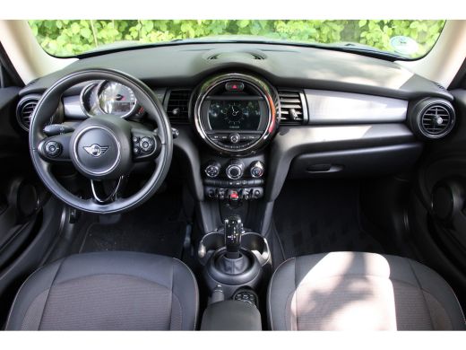 Mini Cooper 1.5 Cooper | NL-AUTO! | DEALER OH | CRUISE CONTROL | NAVI | CLIMA | 15" LMV | AUTOMAAT! | MULTIFO... ActivLease financial lease