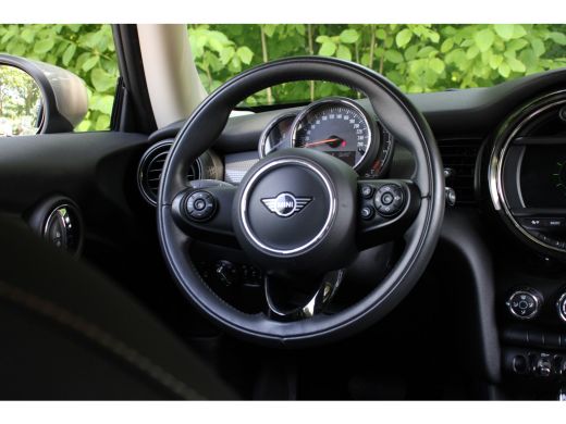 Mini Cooper 1.5 Cooper | NL-AUTO! | DEALER OH | CRUISE CONTROL | NAVI | CLIMA | 15" LMV | AUTOMAAT! | MULTIFO... ActivLease financial lease