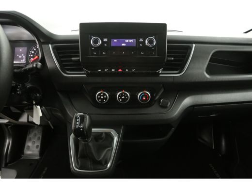 Nissan Primastar 2.0 dCi L2H1 Acenta 150PK Automaat Airco Cruise LED Trekhaak 3 Persoons PDC ActivLease financial lease