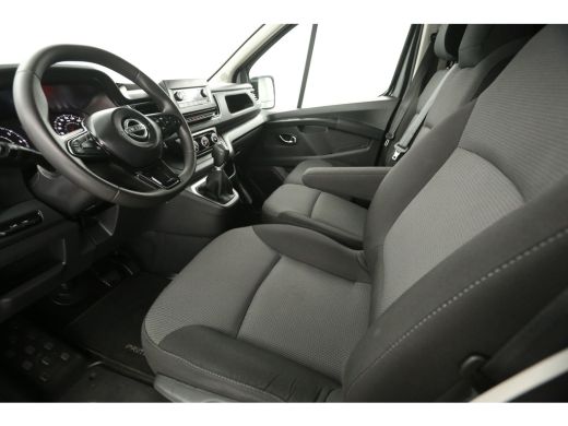 Nissan Primastar 2.0 dCi L2H1 Acenta 150PK Automaat Airco Cruise LED Trekhaak 3 Persoons PDC ActivLease financial lease