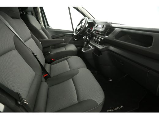 Nissan Primastar 2.0 dCi L2H1 Acenta 150PK Automaat Airco Cruise LED Trekhaak 3 Persoons PDC ActivLease financial lease