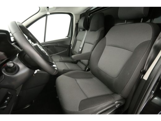 Nissan Primastar 2.0 dCi L2H1 Acenta 150PK Automaat Airco Cruise LED Trekhaak 3 Persoons PDC ActivLease financial lease