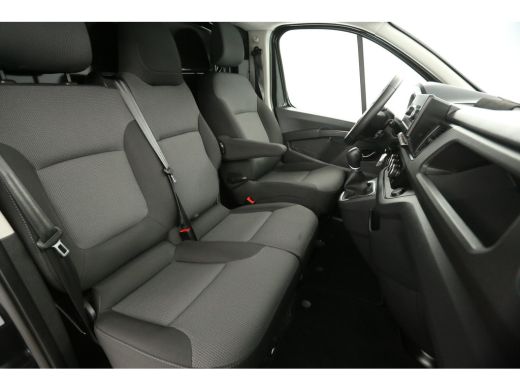 Nissan Primastar 2.0 dCi L2H1 Acenta 150PK Automaat Airco Cruise LED Trekhaak 3 Persoons PDC ActivLease financial lease