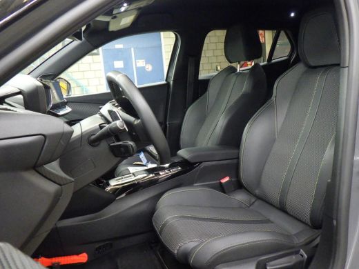 Peugeot 2008 1.2 Hybrid 136 GT Automaat | Navigatie | Sfeerverlichting | Keyless-Entry | Sportstoelen | Achter... ActivLease financial lease