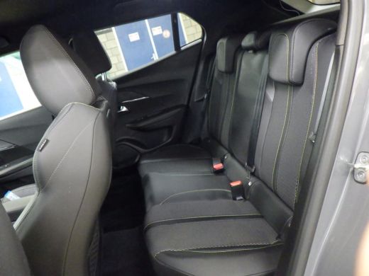 Peugeot 2008 1.2 Hybrid 136 GT Automaat | Navigatie | Sfeerverlichting | Keyless-Entry | Sportstoelen | Achter... ActivLease financial lease