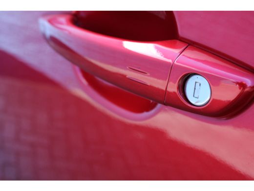 Peugeot 2008 1.2 PureTech Allure | Navigatie | Camera | Apple carplay | Keyless | Trekhaak | LED mistlampen | ActivLease financial lease