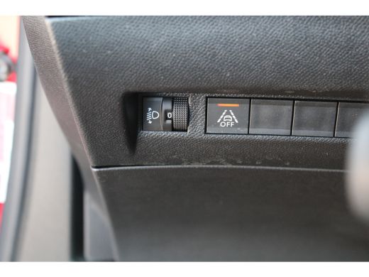 Peugeot 2008 1.2 PureTech Allure | Navigatie | Camera | Apple carplay | Keyless | Trekhaak | LED mistlampen | ActivLease financial lease