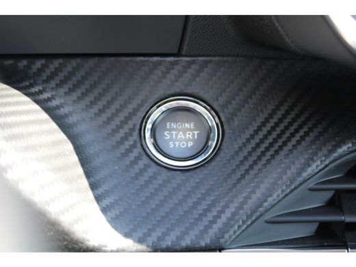 Peugeot 2008 1.2 PureTech Allure | Navigatie | Camera | Apple carplay | Keyless | Trekhaak | LED mistlampen | ActivLease financial lease
