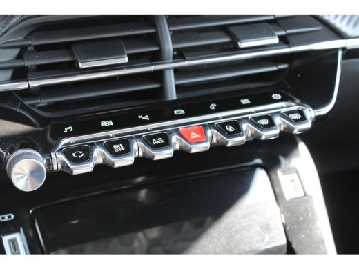 Peugeot 2008 1.2 PureTech Allure | Navigatie | Camera | Apple carplay | Keyless | Trekhaak | LED mistlampen | ActivLease financial lease