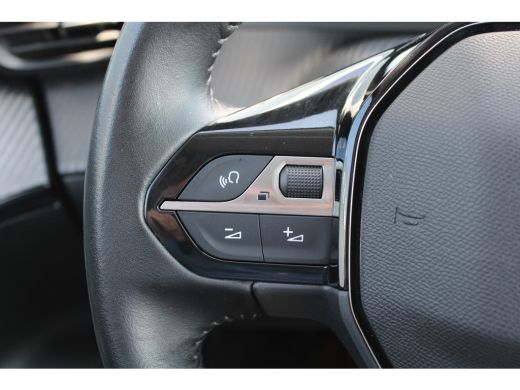 Peugeot 2008 1.2 PureTech Allure | Navigatie | Camera | Apple carplay | Keyless | Trekhaak | LED mistlampen | ActivLease financial lease