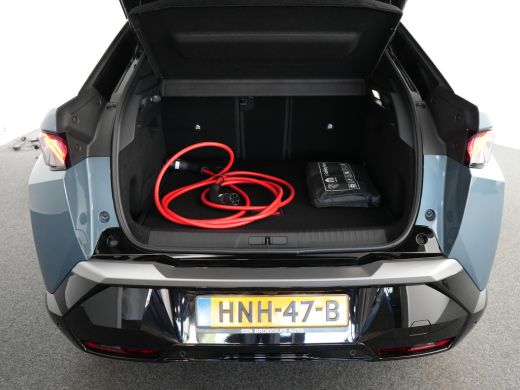 Peugeot e-3008 GT Avantage 73 kWh | 360 Camera | Elektrisch bedienbare achterklep met sensorsturing | Pack HiFi ActivLease financial lease