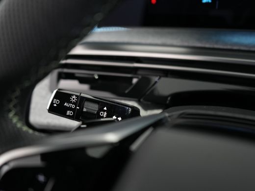 Peugeot e-3008 GT Avantage 73 kWh | 360 Camera | Elektrisch bedienbare achterklep met sensorsturing | Pack HiFi ActivLease financial lease
