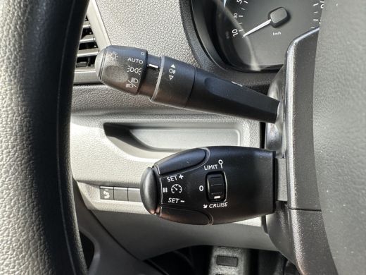 Peugeot Expert 1.5 BlueHDI 102 PK / L2H1 / 18.472 KM !! / 1e EIG. / TREKHAAK / AIRCO / CRUISE / BLUETOOTH / ORIG... ActivLease financial lease