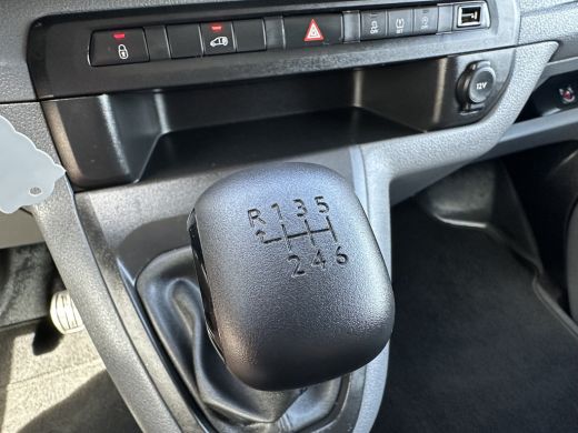 Peugeot Expert 1.5 BlueHDI 102 PK / L2H1 / 18.472 KM !! / 1e EIG. / TREKHAAK / AIRCO / CRUISE / BLUETOOTH / ORIG... ActivLease financial lease