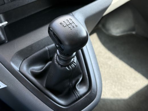 Peugeot Expert 1.5 BlueHDI 102 PK / L2H1 / TREKHAAK / AIRCO / CRUISE / BLUETOOTH / ORIG. NL ActivLease financial lease