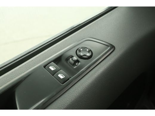 Peugeot Expert 227S 2.0 BlueHDI L2H1 180PK Automaat 360Camera Airco Carplay 3 Persoons Cruise PDC LED 17''LMV Tr... ActivLease financial lease
