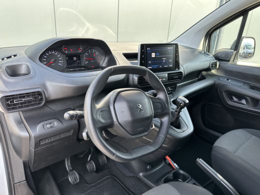 Peugeot Partner 1.5 BlueHDi 100 PK / L1H1 / 1e EIG. / 19.680 KM / AIRCO / CRUISE / APPLE CARPLAY ActivLease financial lease