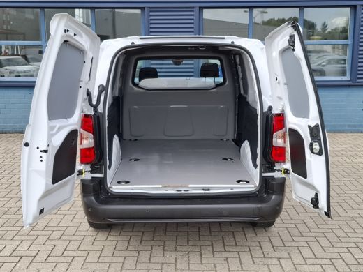 Peugeot Partner L2 1.5 BlueHDi 100 PK 5,9% RENTE FINANCIAL LEASE! | CAMERA | DRAADLOOS CARPLAY ActivLease financial lease