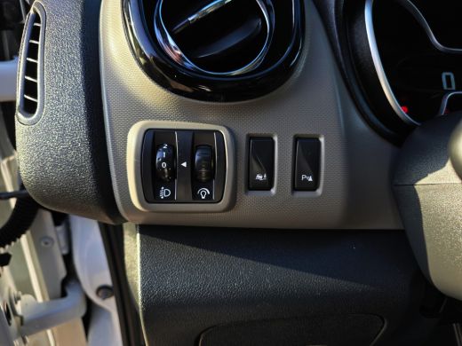 Renault Trafic 1.6 dCi T29 L2 H1 - Euro 6 - 120 Pk - Airco - Cruise Control ActivLease financial lease