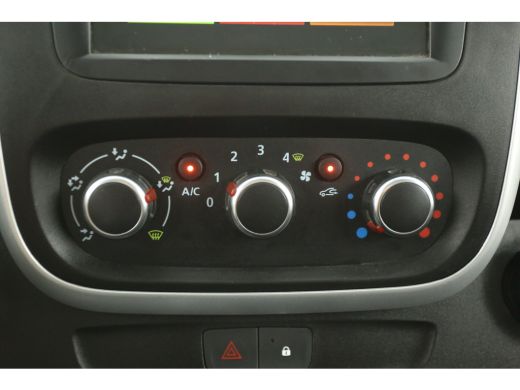 Renault Trafic 2.0 dCi L2H1 145PK Automaat Airco Camera Cruise Carplay Imperiaal Trekhaak Navi PDC 3 Persoons ActivLease financial lease