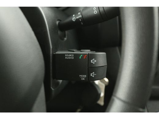Renault Trafic 2.0 dCi L2H1 145PK Automaat Airco Camera Cruise Carplay Imperiaal Trekhaak Navi PDC 3 Persoons ActivLease financial lease