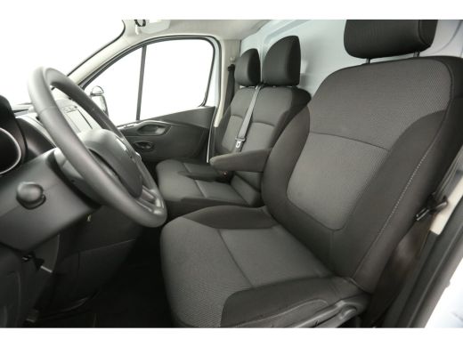 Renault Trafic 2.0 dCi L2H1 145PK Automaat Airco Camera Cruise Carplay Imperiaal Trekhaak Navi PDC 3 Persoons ActivLease financial lease