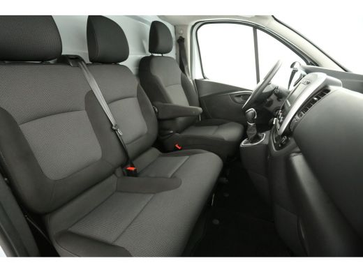 Renault Trafic 2.0 dCi L2H1 145PK Automaat Airco Camera Cruise Carplay Imperiaal Trekhaak Navi PDC 3 Persoons ActivLease financial lease