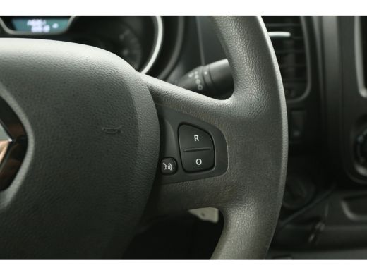 Renault Trafic 2.0 dCi T29 170PK L2H1 Automaat Airco Camera Cruise Trekhaak LED 3 Persoons PDC ActivLease financial lease