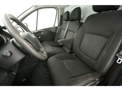 Renault Trafic 2.0 dCi T29 170PK L2H1 Automaat Airco Camera Cruise Trekhaak LED 3 Persoons PDC ActivLease financial lease