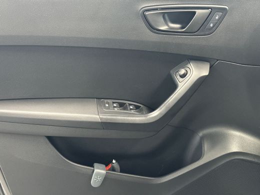Seat Ateca 1.0 110pk TSI Reference Parkeersensoren achter / Cruise Control / Airconditioning automatisch ActivLease financial lease