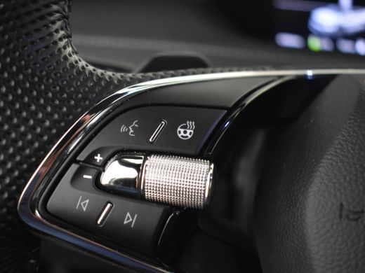 Skoda Enyaq iV 60 Sportline 180pk | Keyless | Matrix koplampen | Navigatie | App connect | Dodehoekdetectie | St... ActivLease financial lease