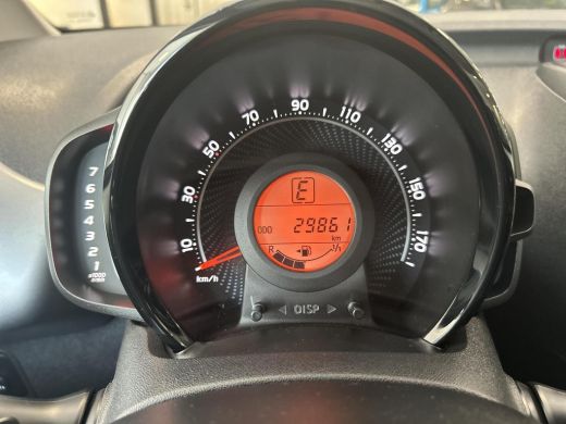 Toyota Aygo 1.0 VVT-i x-play (Automaat,Apple,Android Carplay- Parkeercamera) ActivLease financial lease