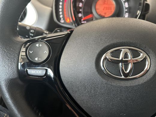 Toyota Aygo 1.0 VVT-i x-play (Automaat,Apple,Android Carplay- Parkeercamera) ActivLease financial lease