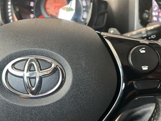 Toyota Aygo 1.0 VVT-i x-play (Automaat,Apple,Android Carplay- Parkeercamera) ActivLease financial lease
