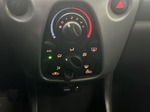 Toyota Aygo 1.0 VVT-i x-play (Automaat,Apple,Android Carplay- Parkeercamera) ActivLease financial lease