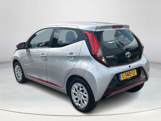 Toyota Aygo 1.0 VVT-i x-play (Automaat,Apple,Android Carplay- Parkeercamera) ActivLease financial lease
