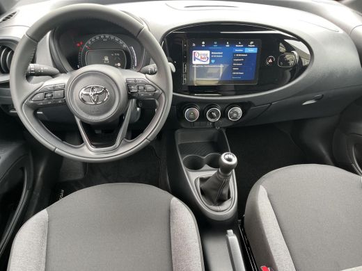Toyota Aygo 1.0 VVT-i MT Play | Demonstratie auto | Night Sky Black metallic | ActivLease financial lease