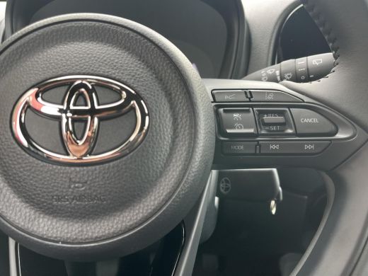 Toyota Aygo 1.0 VVT-i MT Play | Demonstratie auto | Night Sky Black metallic | ActivLease financial lease