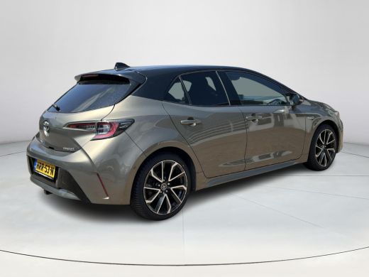 Toyota Corolla 1.8 Hybrid Executive | Trekhaak | Navigatie | Dode hoek waarschuwing | 18 inch LM-velgen | ActivLease financial lease