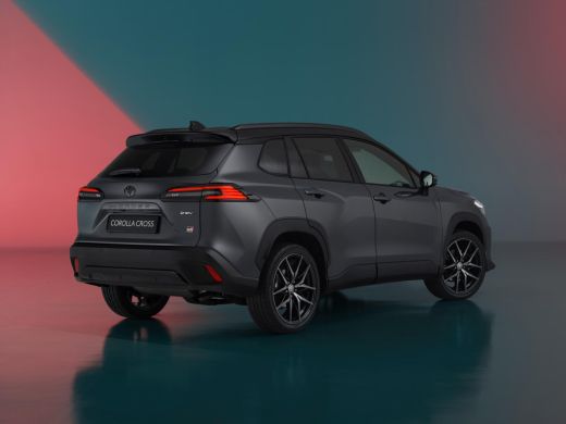 Toyota Corolla Cross Hybrid 180 GR Sport **NIEUWE AUTO/ FACELIFT MODEL** ActivLease financial lease
