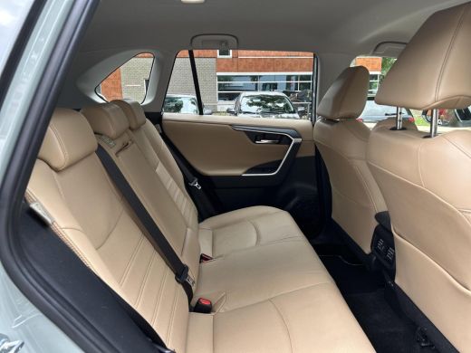 Toyota RAV4 2.5 Hybrid AWD Executive ActivLease financial lease
