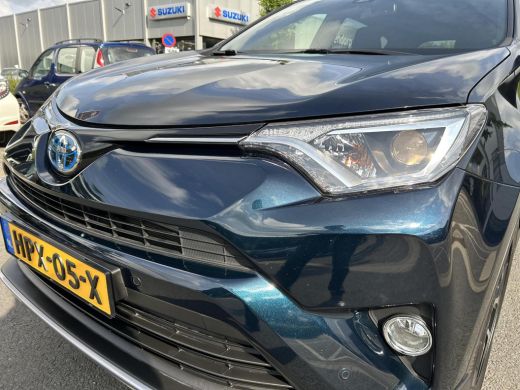 Toyota RAV4 2.5 Hybrid AWD Style ActivLease financial lease