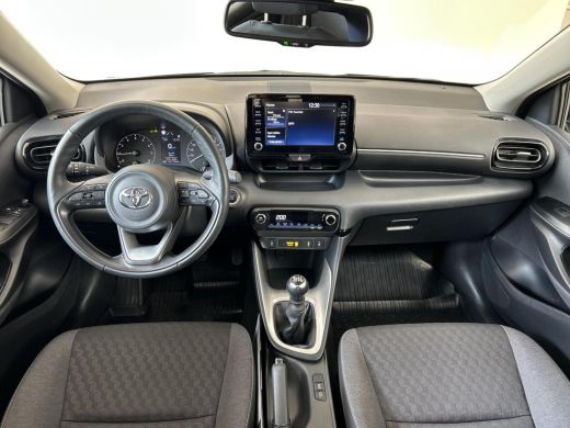 Toyota Yaris 1.5 VVT-i Dynamic | Apple CarPlay | Climate Control | LM velgen | Rijklaarprijs incl. garantie | ActivLease financial lease