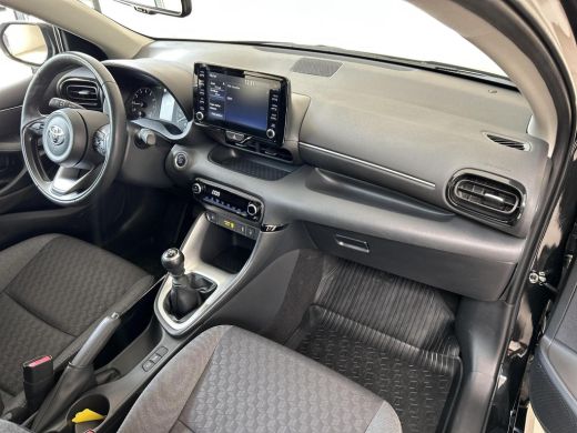 Toyota Yaris 1.5 VVT-i Dynamic | Apple CarPlay | Climate Control | LM velgen | Rijklaarprijs incl. garantie | ActivLease financial lease