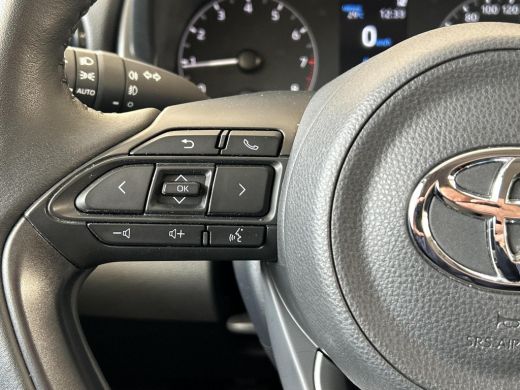 Toyota Yaris 1.5 VVT-i Dynamic | Apple CarPlay | Climate Control | LM velgen | Rijklaarprijs incl. garantie | ActivLease financial lease