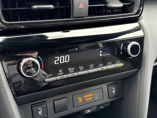 Toyota Yaris Cross 1.5 Hybrid Dynamic **KEYLESS/ STOEL EN STUURWIELVERWARMING/ 36 MAANDEN GARANTIE/ ActivLease financial lease