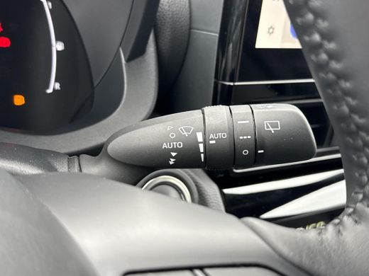Toyota Yaris Cross 1.5 Hybrid Dynamic **KEYLESS/ STOEL EN STUURWIELVERWARMING/ 36 MAANDEN GARANTIE/ ActivLease financial lease