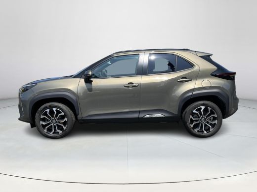 Toyota Yaris Cross 1.5 Hybrid Dynamic | Navigatie | Stoel- + stuurverwarming | Keyless entry | 17 inch LM-velgen | ActivLease financial lease